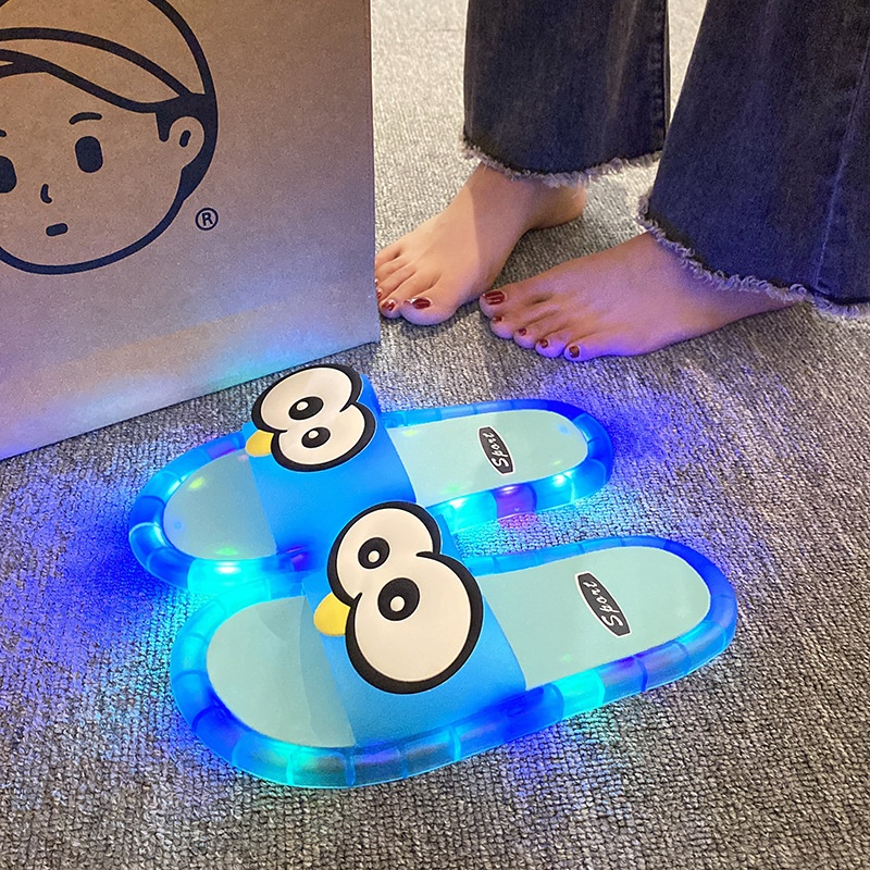 Funny Big Eyes Luminous Slide  - Home Bath avis et prix